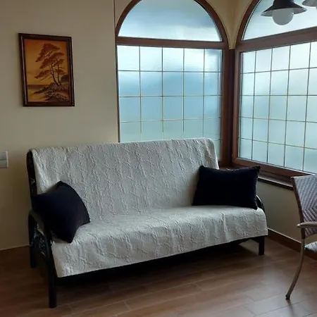 Vilafeja Private Courtyard House פלאנגה