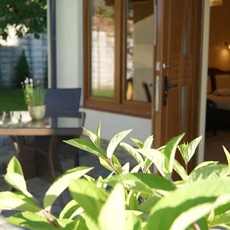Vilafeja Private Courtyard House *